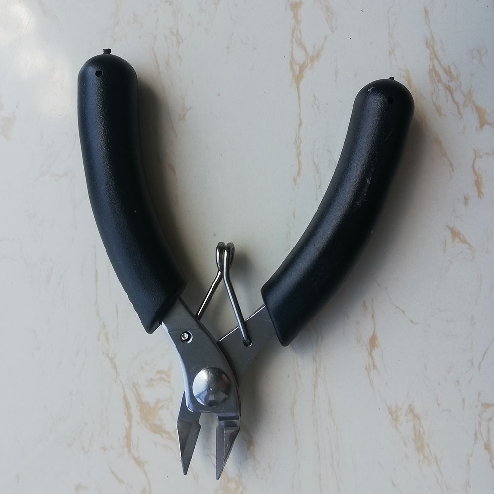 Ergonomic Diagonal Pliers for  - Badminton World recension och pris